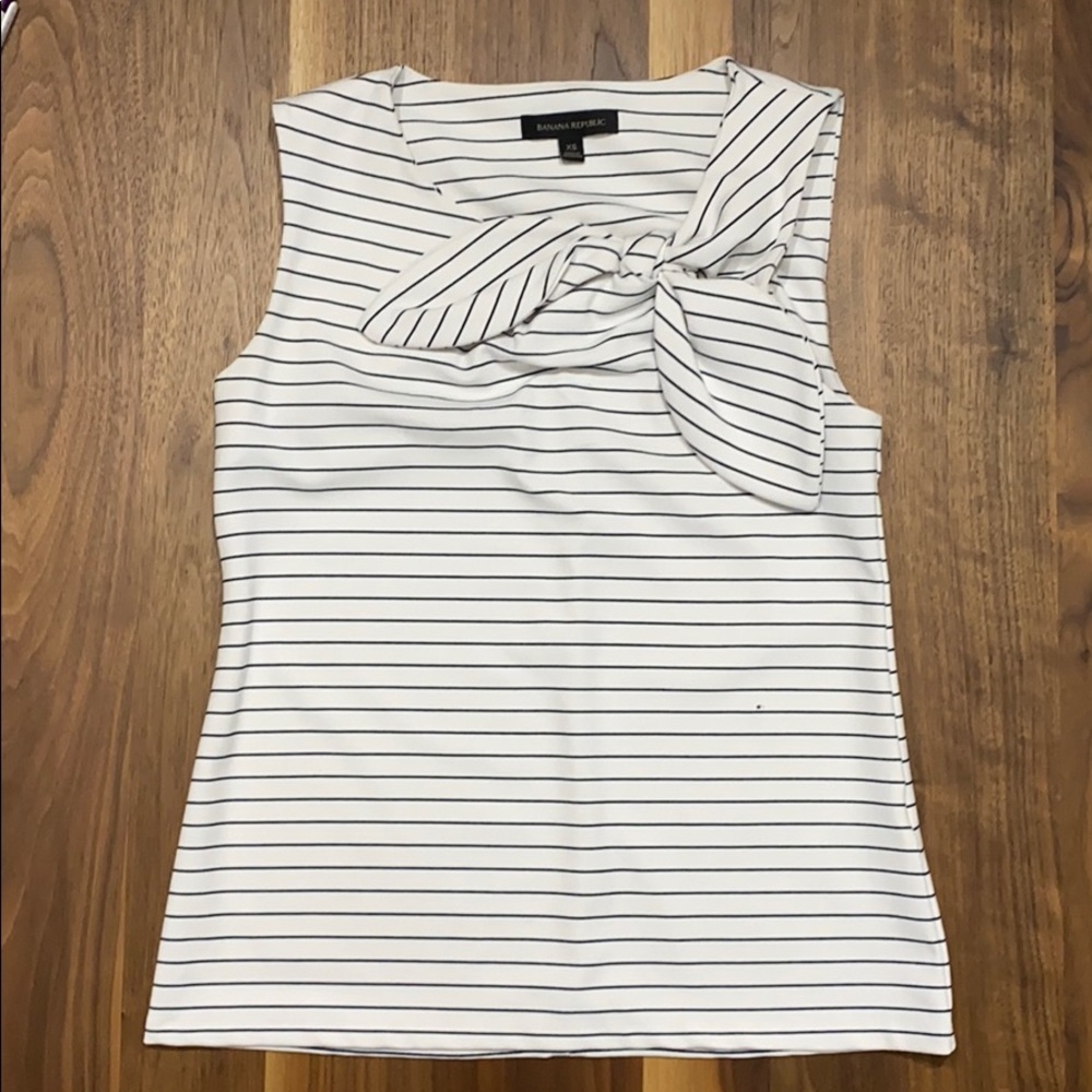 Banana Republic sleeveless top